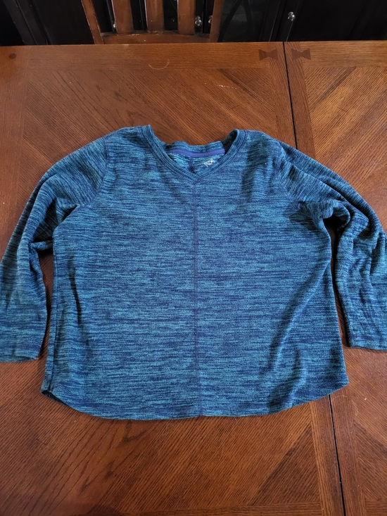 St. John's Bay Sweaters - St John’s Bay Petite PL Green Heathered V-Neck Sweater